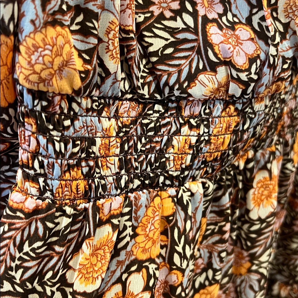 Jessica Simpson New with tags 
Floral V-Neck Dress with Bow Detail - Picture 7 of 7